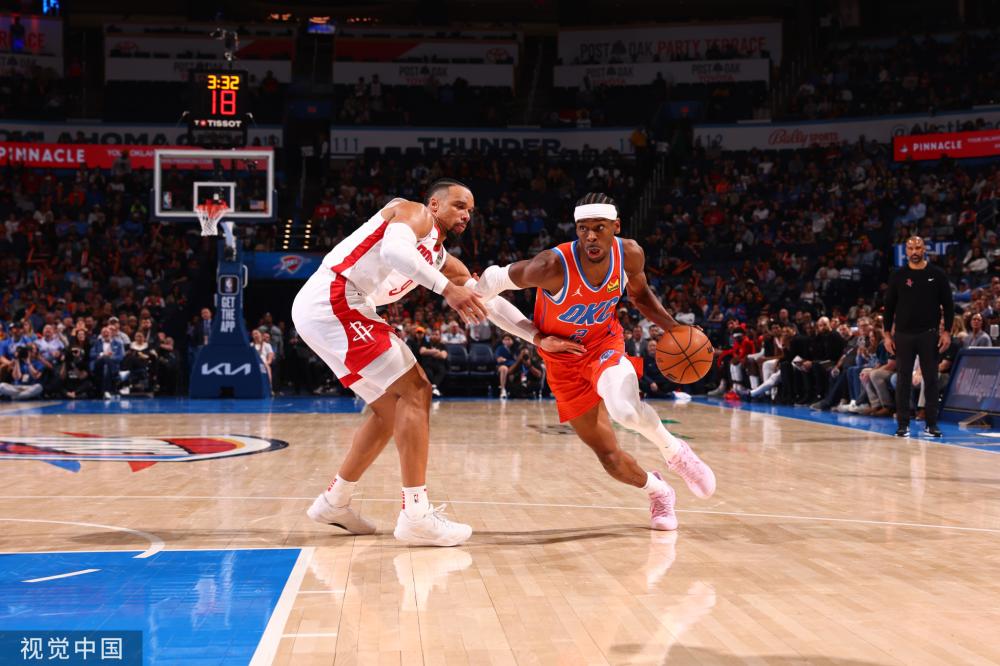 还在C❗37岁本泽马16球0点球登顶沙特联射手榜，球队7分领跑.